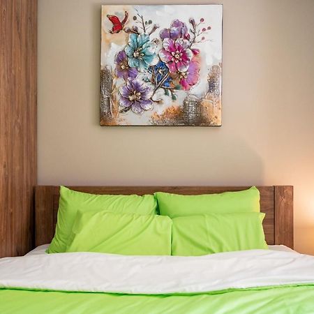 Elegant Spotless Apartment In Sofia Center מראה חיצוני תמונה